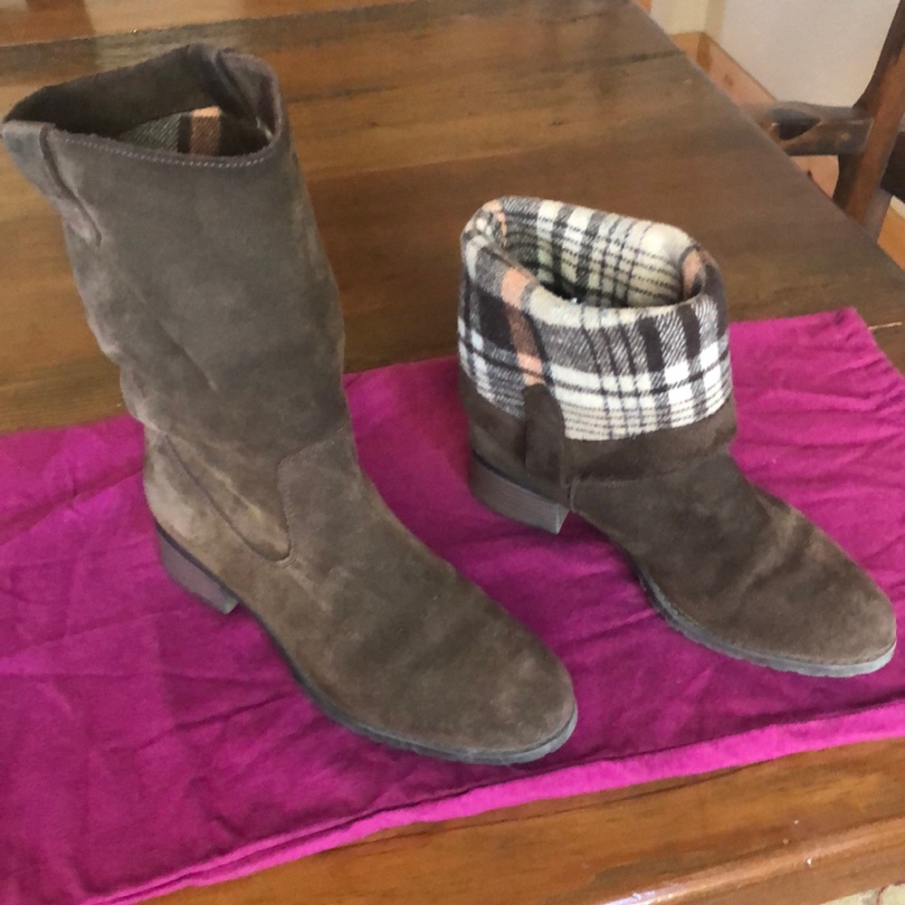 Charles David June Brown Suede Boots